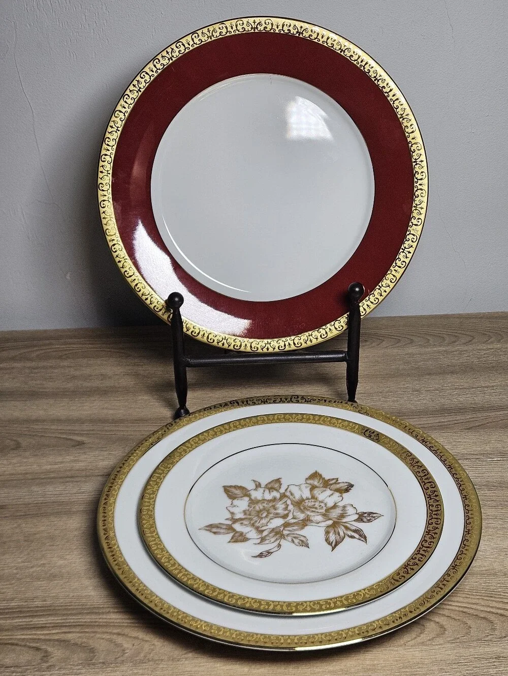 Royal Gallery Gold Buffet 1991 3 Pc Plate Set Red Gold Trim Sri Lanka